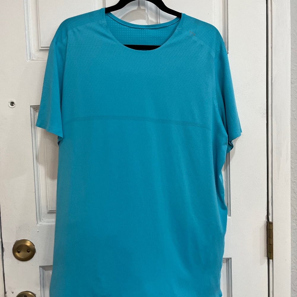 Mens Lululemon Shirt, Size XL